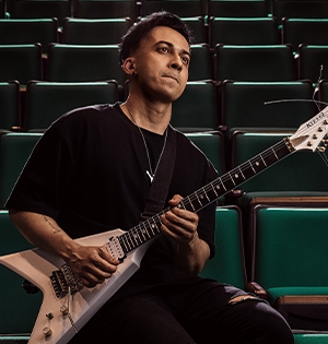 Kiesel Guitars Artist Oni Hasan