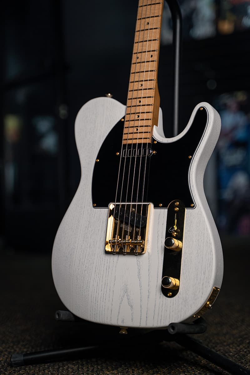 Kiesel Guitars Retro Solo White/White Finish With Raw Tone Top Coat