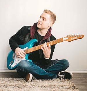Kiesel Guitars Artist Charlie Robbins